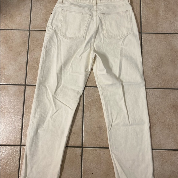 Cream coloured Ambercrombie jeans. Button up - Picture 3 of 3